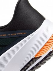 Кросівки бігові Nike Quest 3 CD0230-404