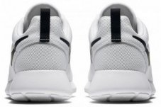 Кросівки бігові жіночі Nike Roshe One 844994-101
