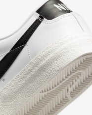 Кросівки жіночі Nike Blazer Low '77 DC4769-102