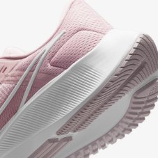 Кросівки бігові жіночі Nike Air Zoom Pegasus 38 CW7358-601