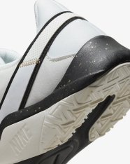 Кроссовки женские Nike Legend Essential 2 Premium CZ3668-100