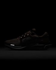 Кросівки бігові жіночі Nike Air Zoom Vomero 16 DA7698-601