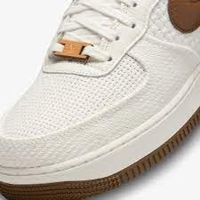 Кеды Nike Air Force 1 07 DX2666-100