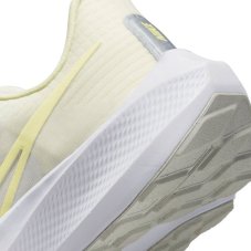 Кросівки бігові жіночі Nike Air Zoom Pegasus 39 FD0796-100