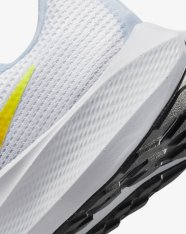 Кросівки бігові жіночі Nike Pegasus 40 DV3854-102