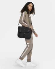 Сумка спортивная Nike Sportswear Essentials DJ9792-010