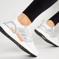 Кроссовки беговые женские Adidas Ultraboost 20 W FX7992
