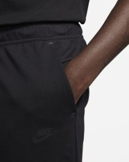 Шорты Nike Sportswear Tech Fleece Lightweight DX0828-010