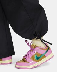 Спортивные штаны женские Nike Sportswear FV4969-010