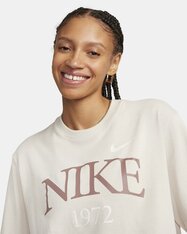 Футболка женская Nike Sportswear Classic FQ6600-104