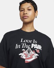 Футболка жіноча Nike Sportswear FQ8870-010