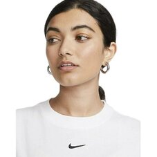 Футболка жіноча Nike Sportswear Essential FD4149-051