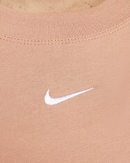 Футболка жіноча Nike Sportswear Essential FD4149-212