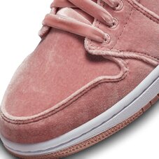 Кеды женсккие Nike Air Jordan 1 Low Se Pink DQ8396-600