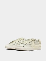 Кеди жіночі Nike Blazer Low '77 DQ1470-004