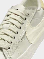 Кеды женсккие Nike Blazer Low '77 DQ1470-004