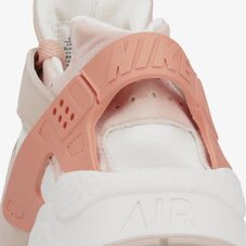 Кросівки жіночі Nike Air Huarache DR7874-100