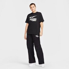 Футболка женская Nike Sportswear FZ4634-010