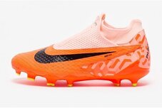 Бутсы Nike Phantom GX Academy DF NU FG/MG DZ3481-800