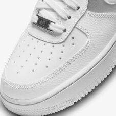 Кеди жіночі Nike Air Force 1 '07 DD8959-104