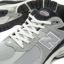 Кросівки New Balance 2002R M2002RSG