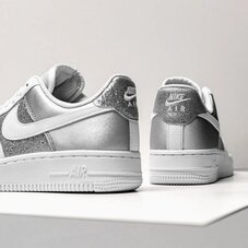 Кросівки жіночі Nike Air Force 1 07 DD6629-100