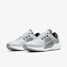 Кросівки бігові Nike Air Zoom Vomero 15 CU1855-003