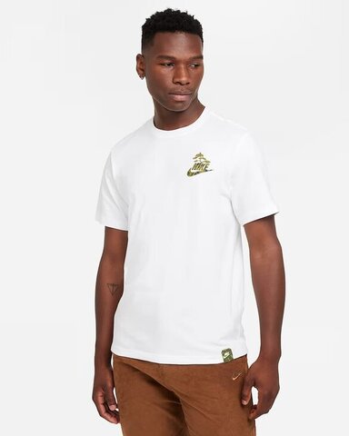 Футболка Nike Sportswear Club FZ7952-100