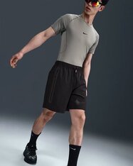 Шорты Nike Tech HJ0679-010