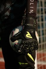 Воротарські рукавиці Redline Magnetic Black Pro RLM89