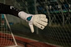 Воротарські рукавиці Redline Magnetic White Pro RLM83