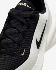 Кроссовки Nike Uplift SC IB2765-100