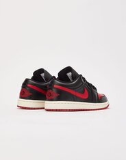 Кросівки жіночі Jordan 1 Retro Low DC0774-061