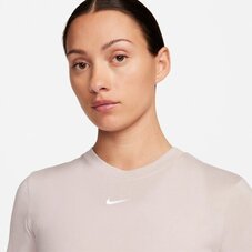 Футболка жіноча Nike Sportswear Essential FB2873-019