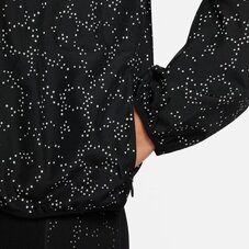 Ветровка женская Nike Dri-Fit FB5321-010