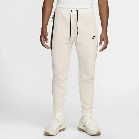 Спортивні штани Nike Tech Fleece FB8002-104