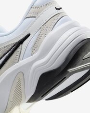 Кроссовки теннисные женские Nike AL8 FJ3794-102