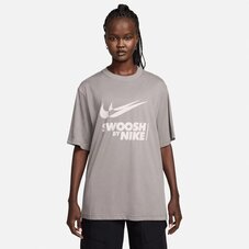 Футболка жіноча Nike Sportswear FZ4634-029