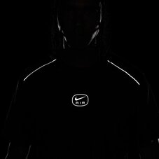 Футболка для бігу Nike Swoosh HM0195-010