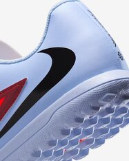 Сороконожки Nike Phantom 6 Low Club TF HQ2324-400