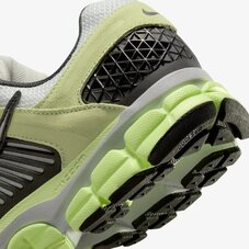 Кросівки Nike Zoom Vomero 5 HF1553-700