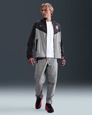 Ветровка Nike París Saint-Germain Tech Windrunner HQ4981-060