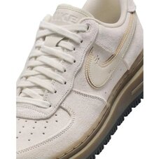 Кросівки Nike Air Force 1 Luxe HV2531-100