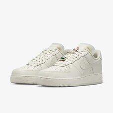 Кроссовки женские Nike Air Force 1 Low Premium DN5463-001