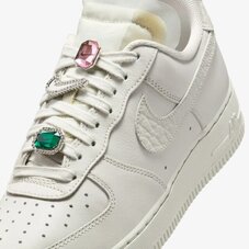 Кроссовки женские Nike Air Force 1 Low Premium DN5463-001