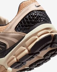 Кроссовки женские Nike Zoom Vomero 5 FJ2028-106