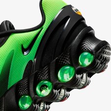 Кросівки Nike Air Max Dn8 HQ4681-010