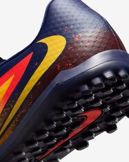 Сороконіжки Nike Phantom 6 Low Academy TF EH HQ2326-800