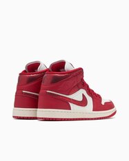 Кросівки жіночі Air Jordan 1 Mid SE HJ9337-106