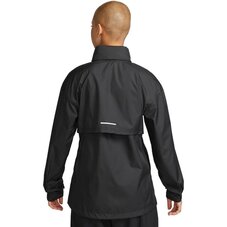 Вітровка жіноча Nike Fast Dri-FIT Repel FB7451-010